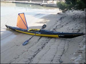 installer-une-voile-sur-un-kayak-de-mer