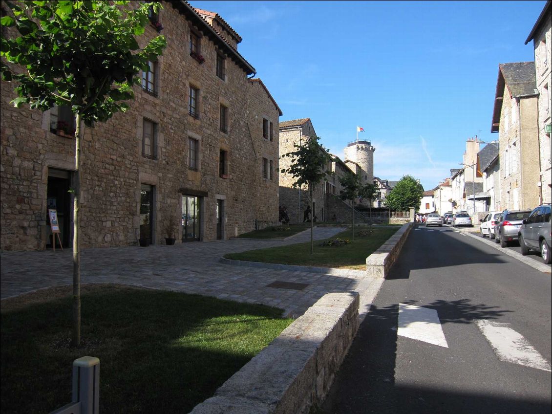 Le Malzieu ville, jolie bourg médiéval