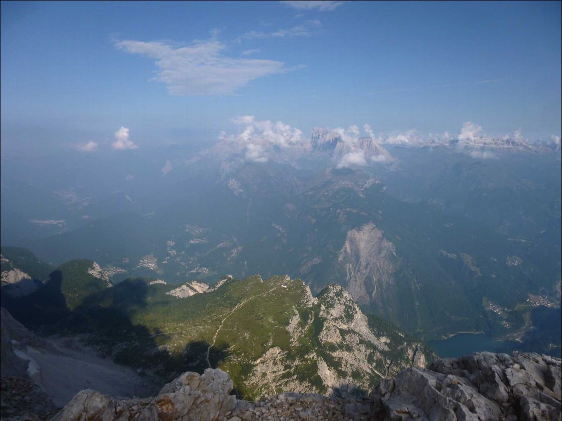 Du sommet, vue dégagée vers l'ouest