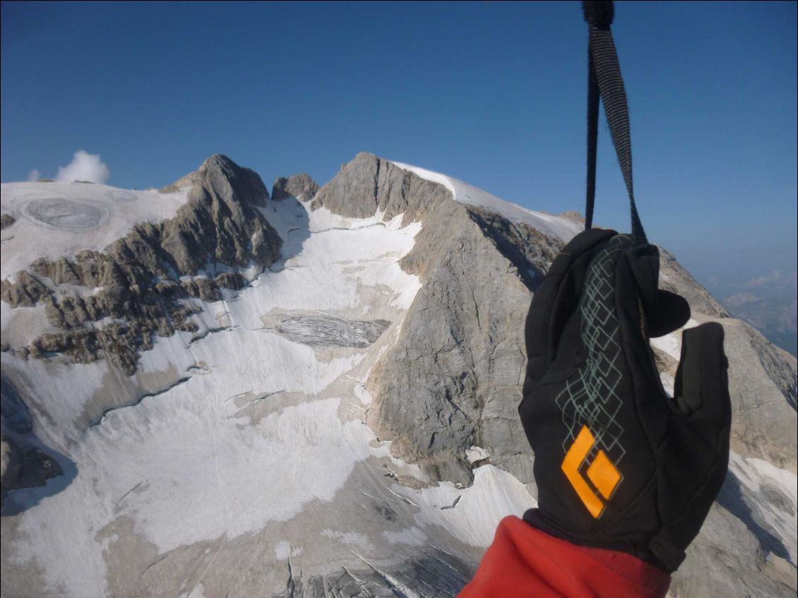 Le glacier de la voie normale et celui du sommet à droite où on décolle