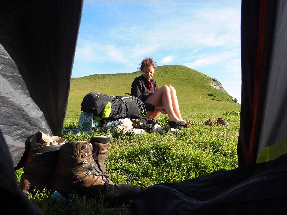 Après une nuit sous les orages, réveil difficile.