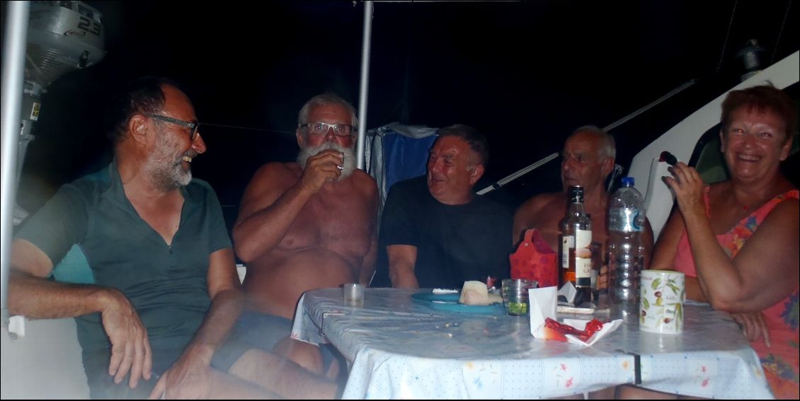 Rafraichissement nocturne avec les bretons.