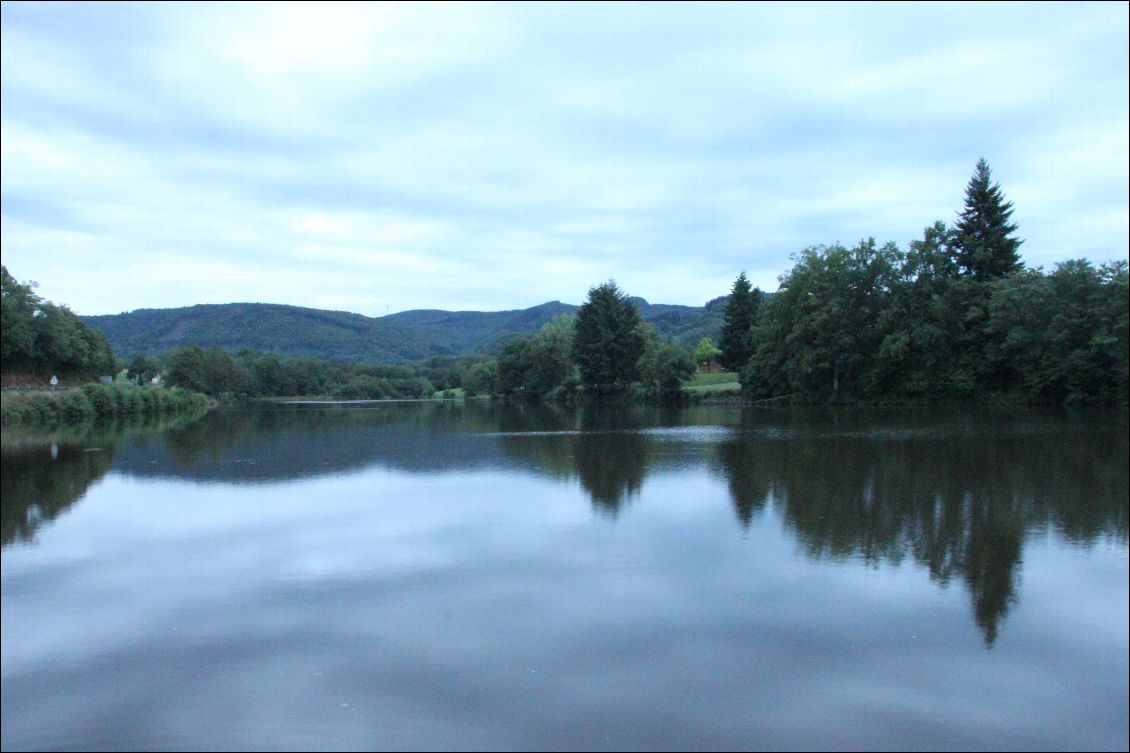 Le lac des Moines (Mayet-de-Montagne)