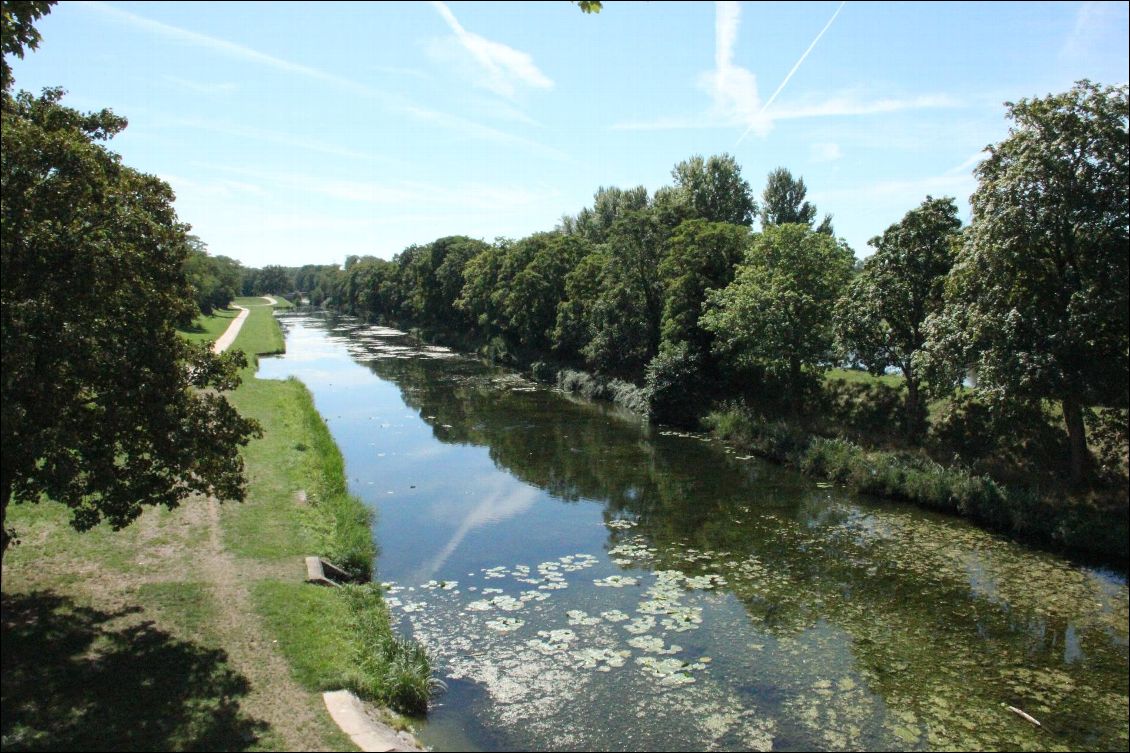 Canal latéral à la Loire près de Briare