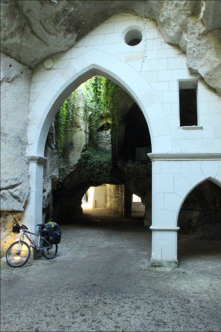 Rue souterraine à Souzay-Champigny