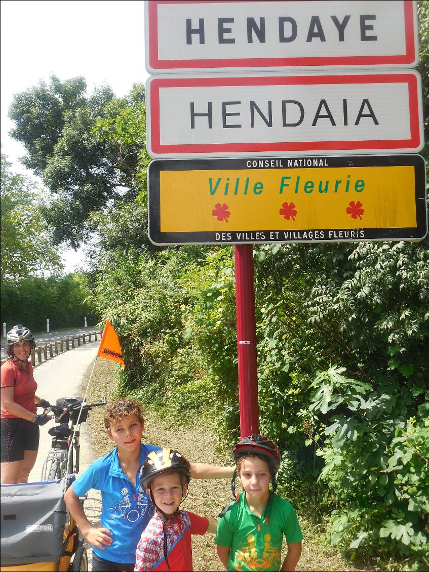 un grand moment
mais la route a été dure et le retour s'annonce tout aussi rude
fini les pistes cyclables toutes plates