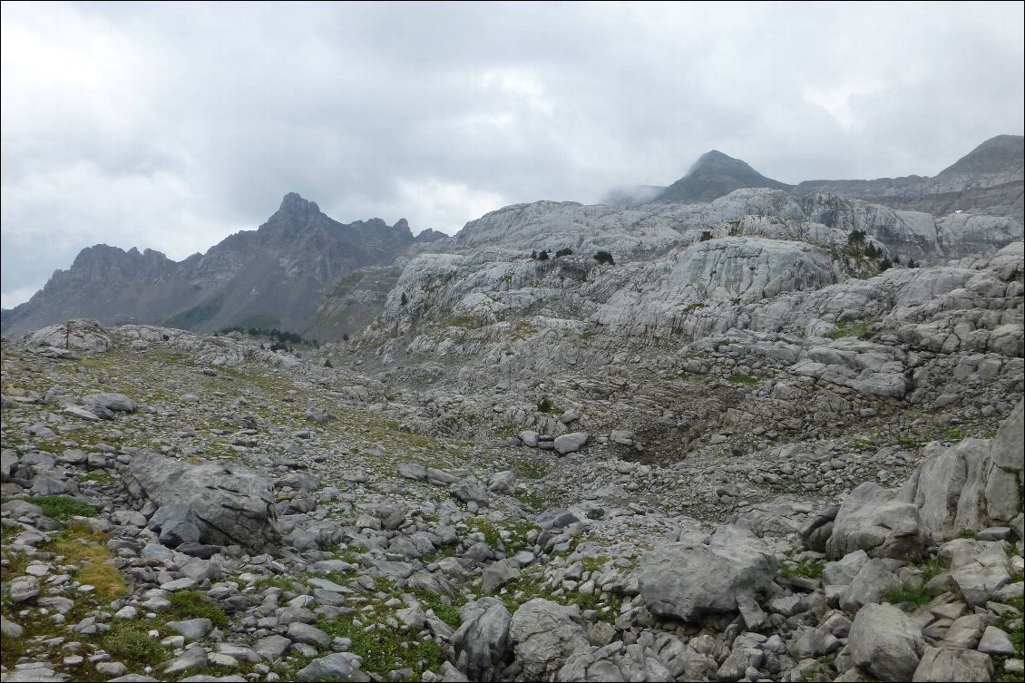 La zone karstique près du col d'Anaye et la table des Trois Rois