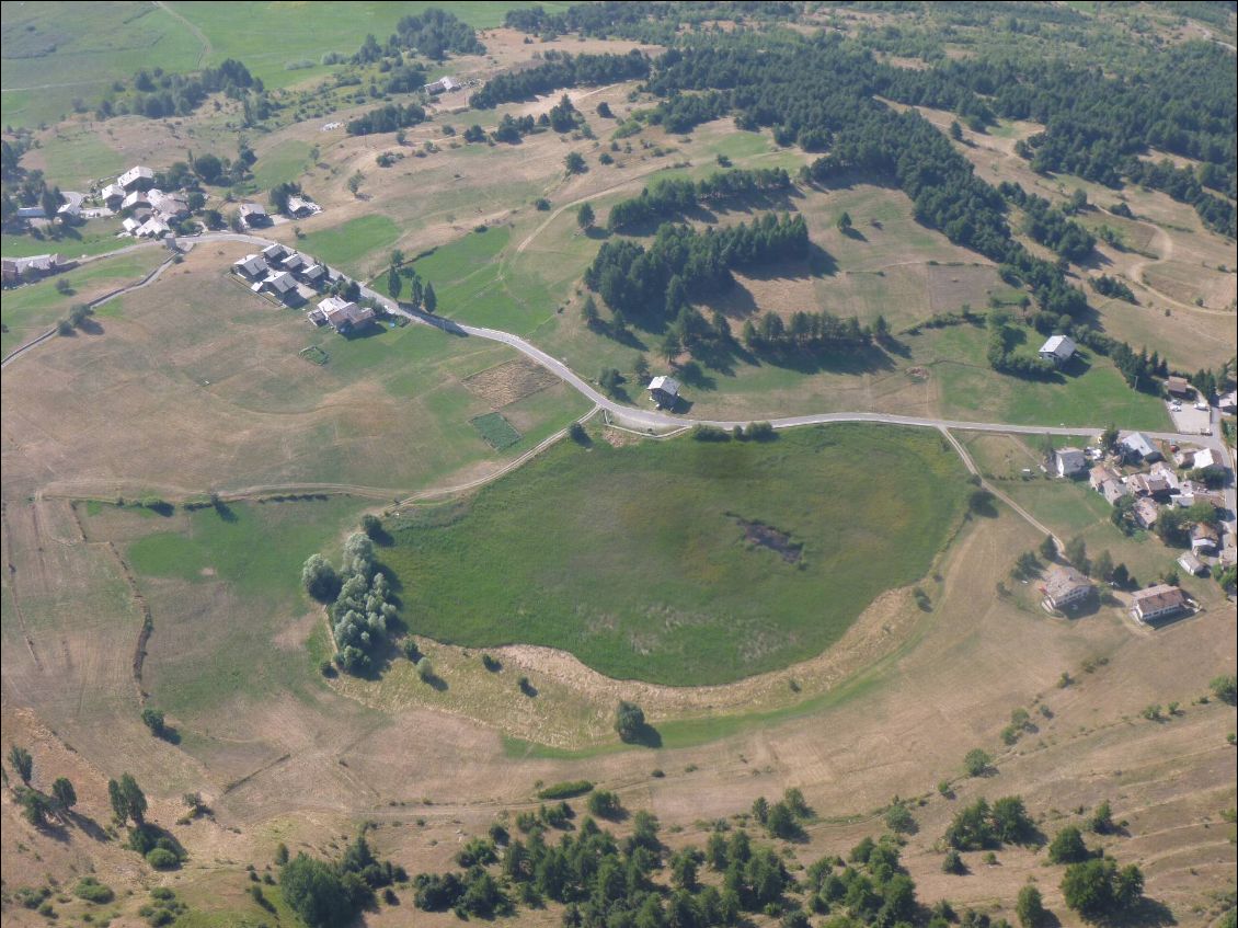 Le "fameux" lac Lozon vu du dessus : on comprends mieux la supercherie !