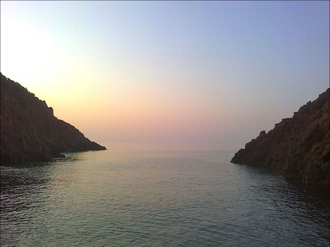 Peut-on être plus au calme? Plus seul au monde sur la Côte d'Azur en plein été?