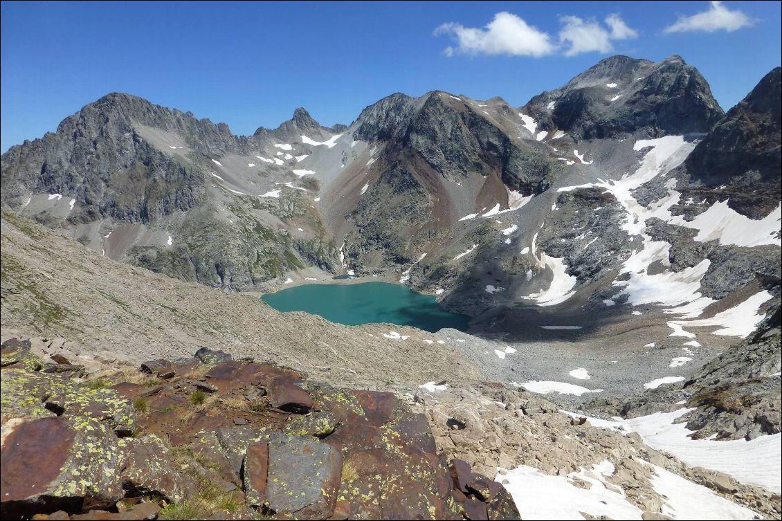 Le lac du Portillon, au dessus le Col Inferieur de Literole, à droite le pic Perdiguère