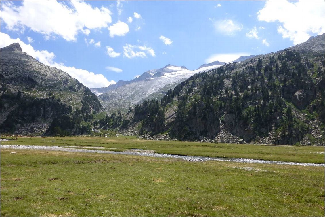 Bivouac sur le Plat d'aigaluts au pied de l'Aneto