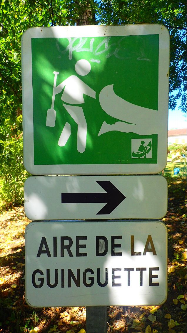 La dernière aire à canoë -indiquée. Au revoir le Limousin, et merci des efforts de signalisation tout au long du parcours.