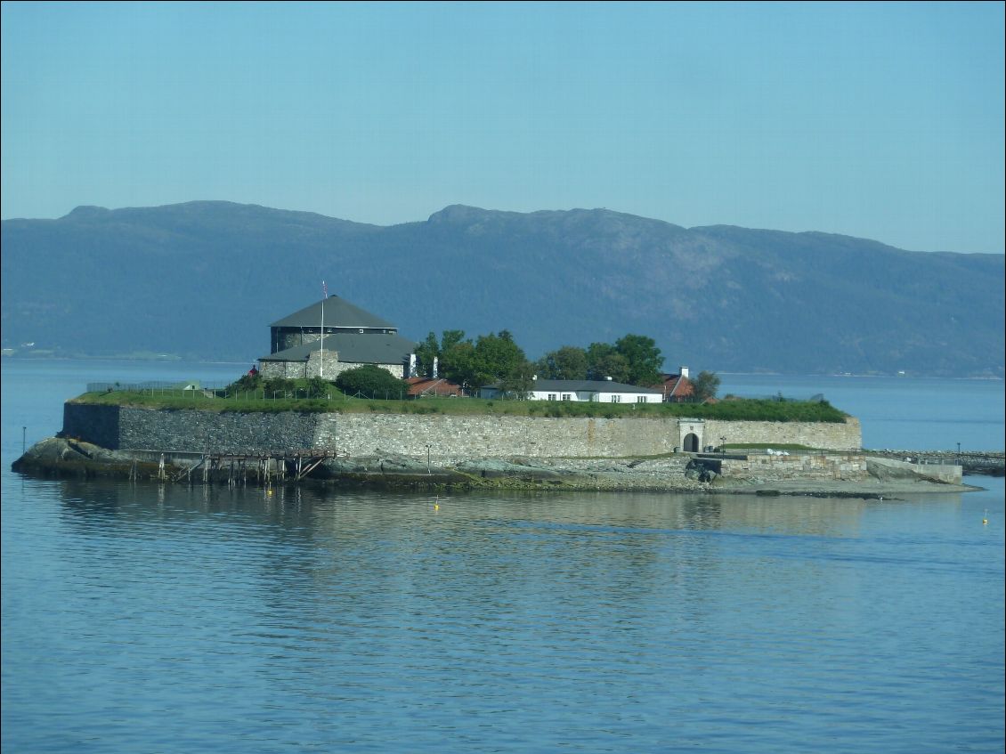 Fort de Munkholmen dans la baie de Trondheim