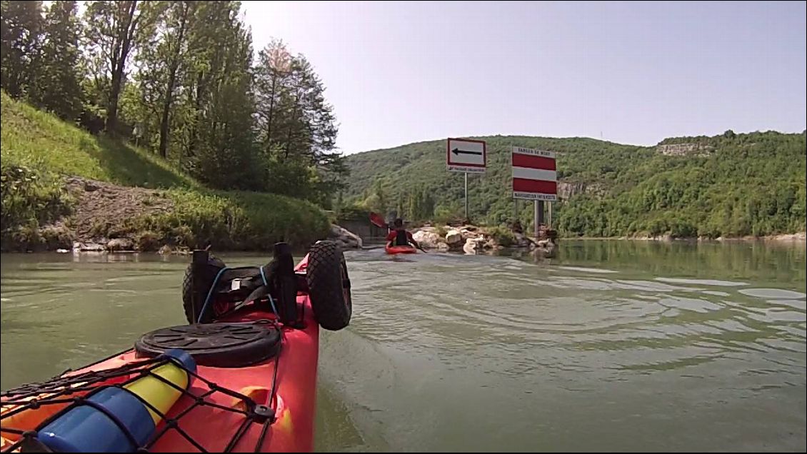 Signalétique à respecter pour éviter le seuil de Yenne