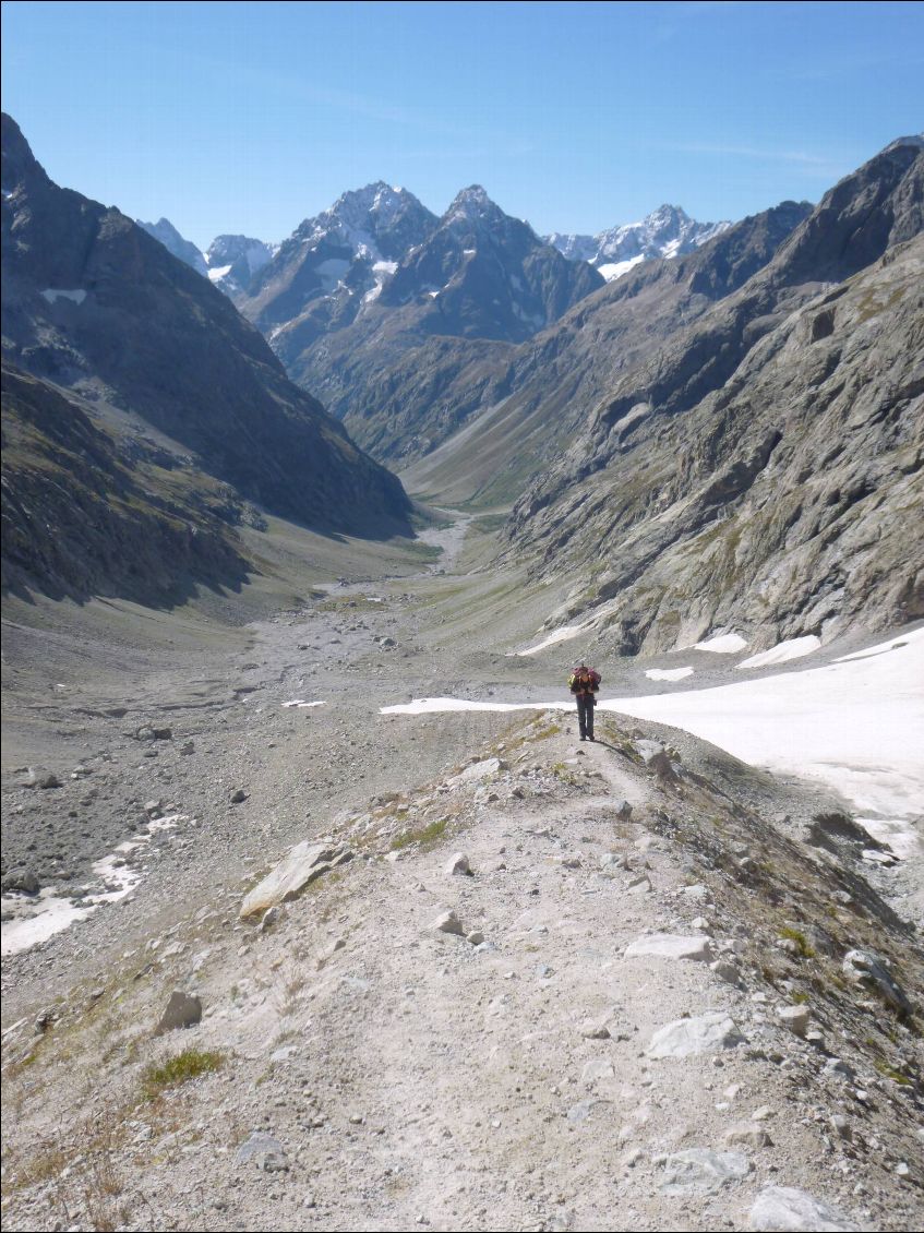 Remontée sur la moraine