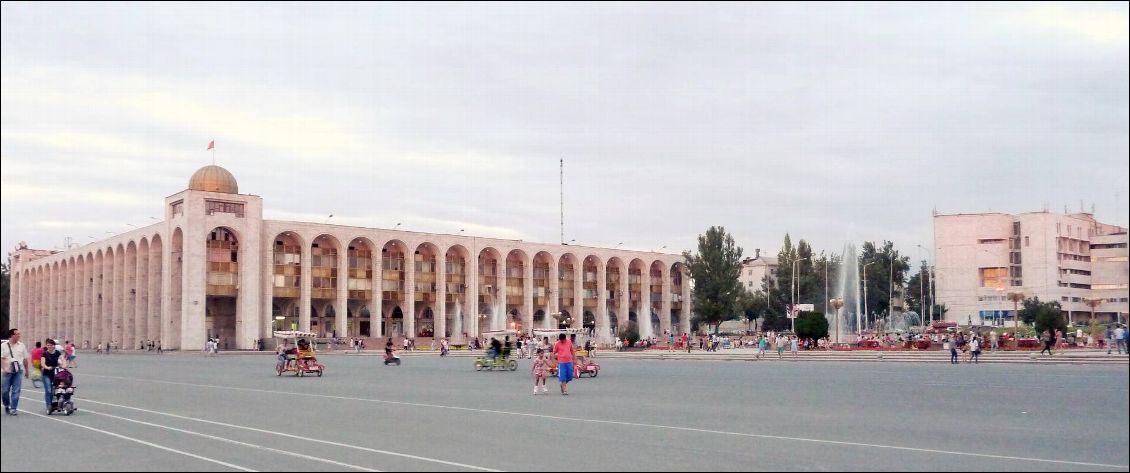 Place Ala Tau, le coeur de la ville