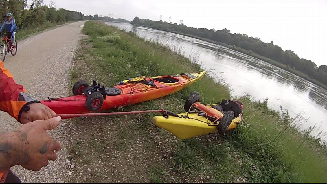 N'hésitez pas à prévoir dans votre équipent une corde solide qui se révélera utile pour hisser les kayaks hors de l'eau.