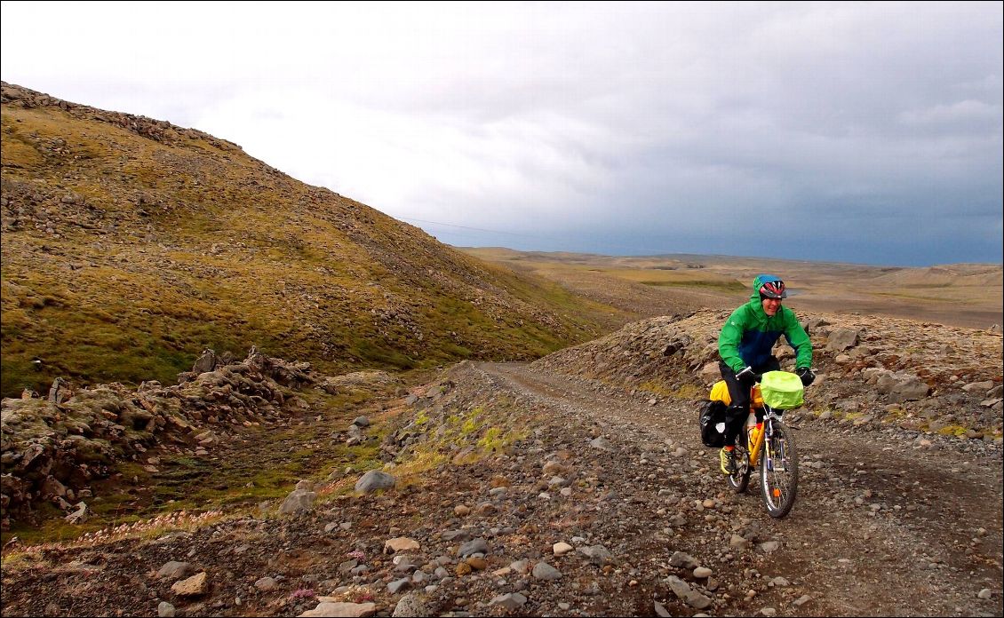 Ça monte et ça descend... sur une piste pas toujours très roulante.