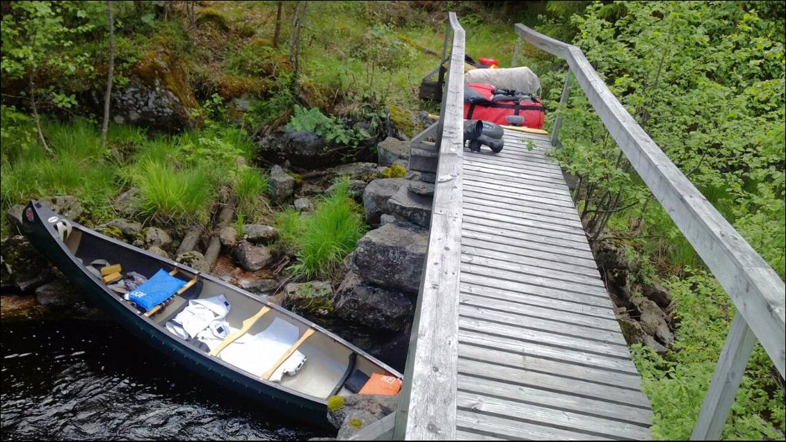 Ne jamais être pressé, ce serait une erreur de débutant ! d'ici on partait pour 18 km de portage.