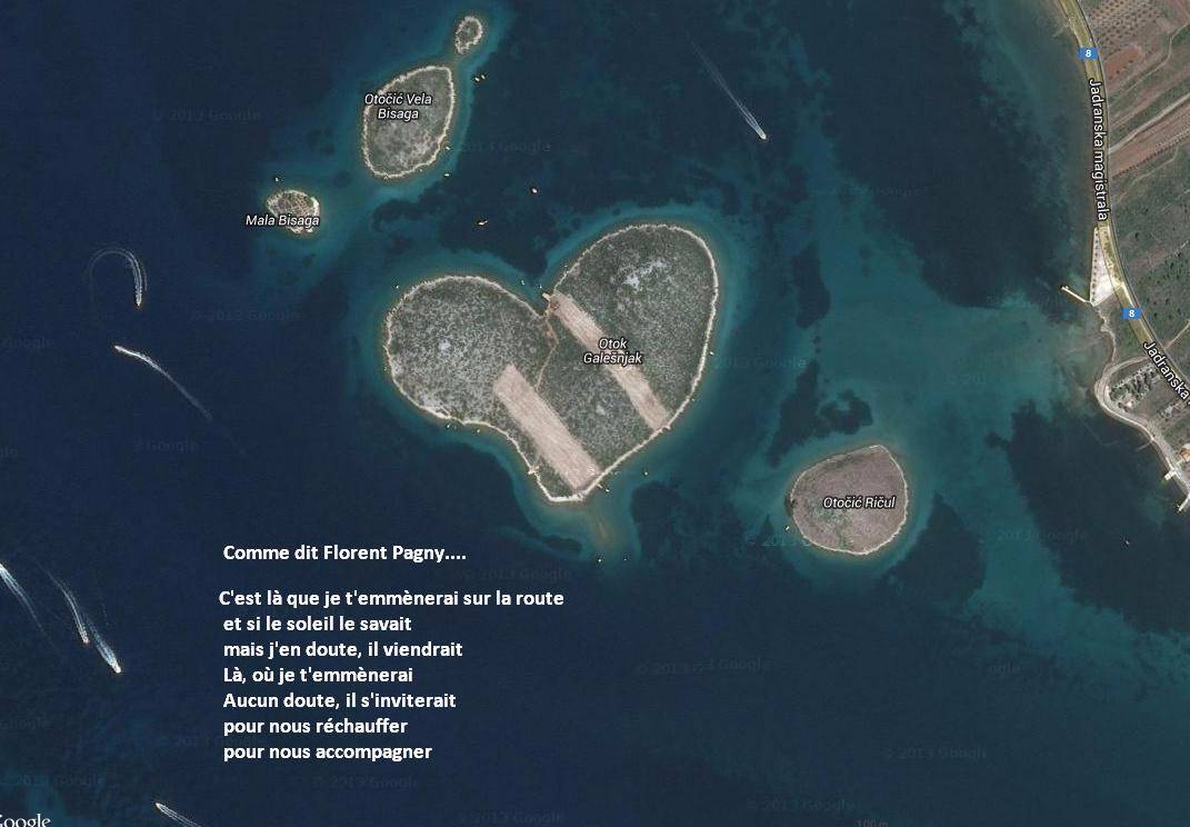 Une des 5 îles en forme de cœur qui existe sur la terre, juste  à côté de BIOGRAG. Longitude: 15.383563 Latitude: 43.97841
 