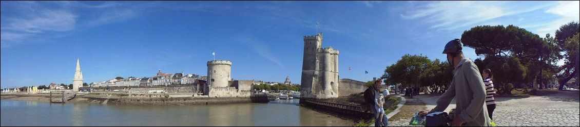 Tour de la lanterne ,tour de la chaîne et la tour St Nicolas