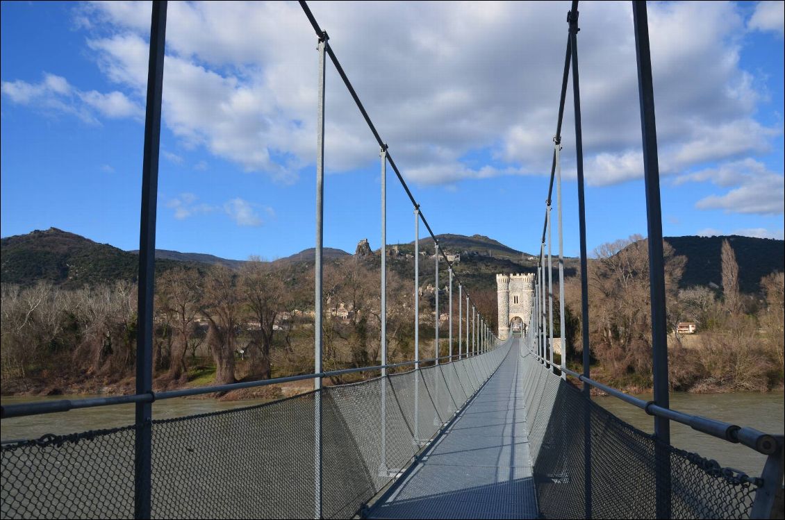 Passerelle Himalayenne de Rochemaure, ça donne un peu le vertige!