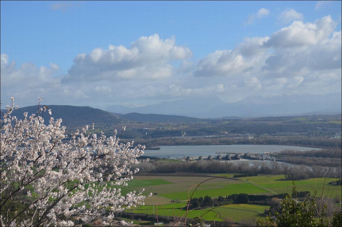 Vue sur le barrage de Rochemaure