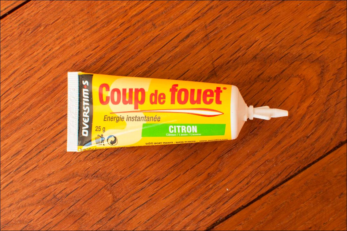 Une bouée de secours. Je ne cache pas que le titre m'a bien plu. Je ne l'ai pas mangé mais j'avais un tube de banane-miel aussi que j'ai utilisé non loin de l'estuaire par une journée de grand vent.