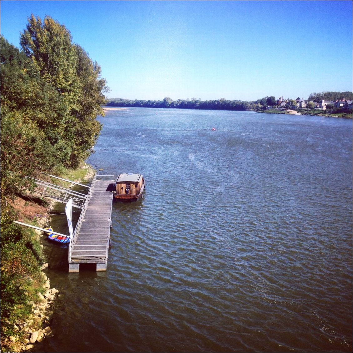 Ponton de Béhuard.
Ca souffle fort mais dans le bon sens!