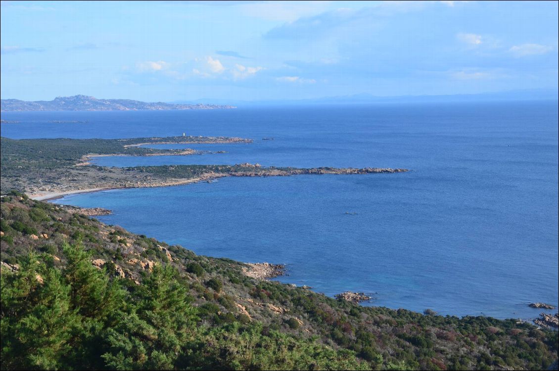 La vue qui se dégage à Roccapina dans la lumière froide de février