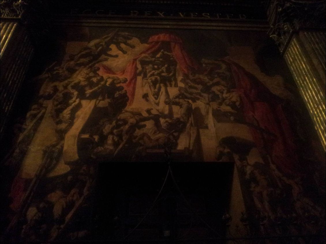 Fresques de Sert à la cathédrale, pas gaies, pas bien éclairées