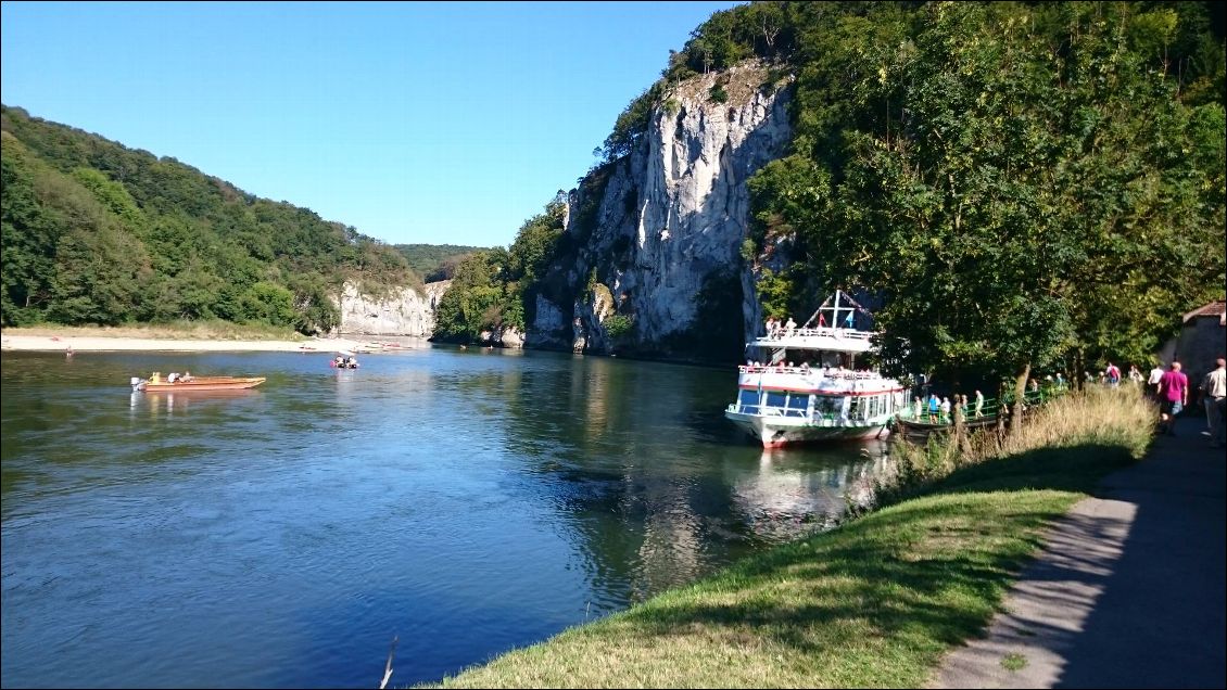 Le passage des gorges se fera en bateau...
