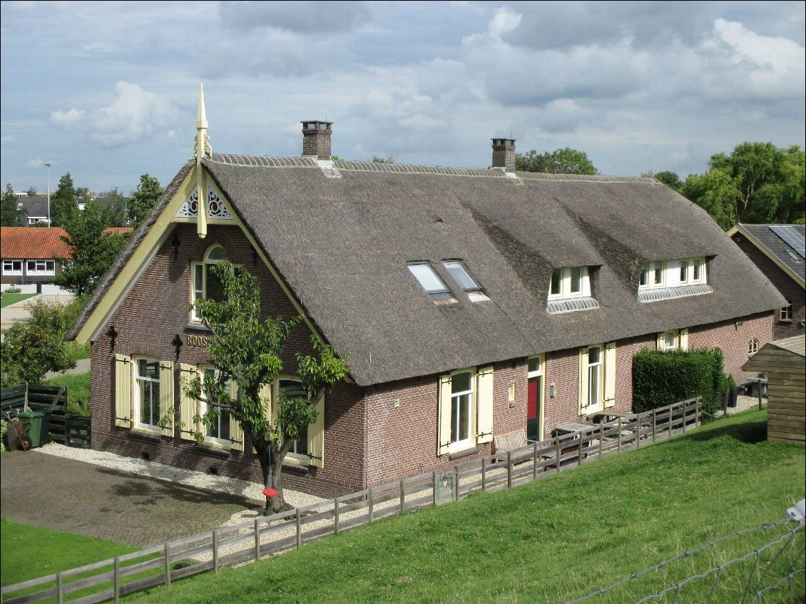 Ferme au toit de chaume...