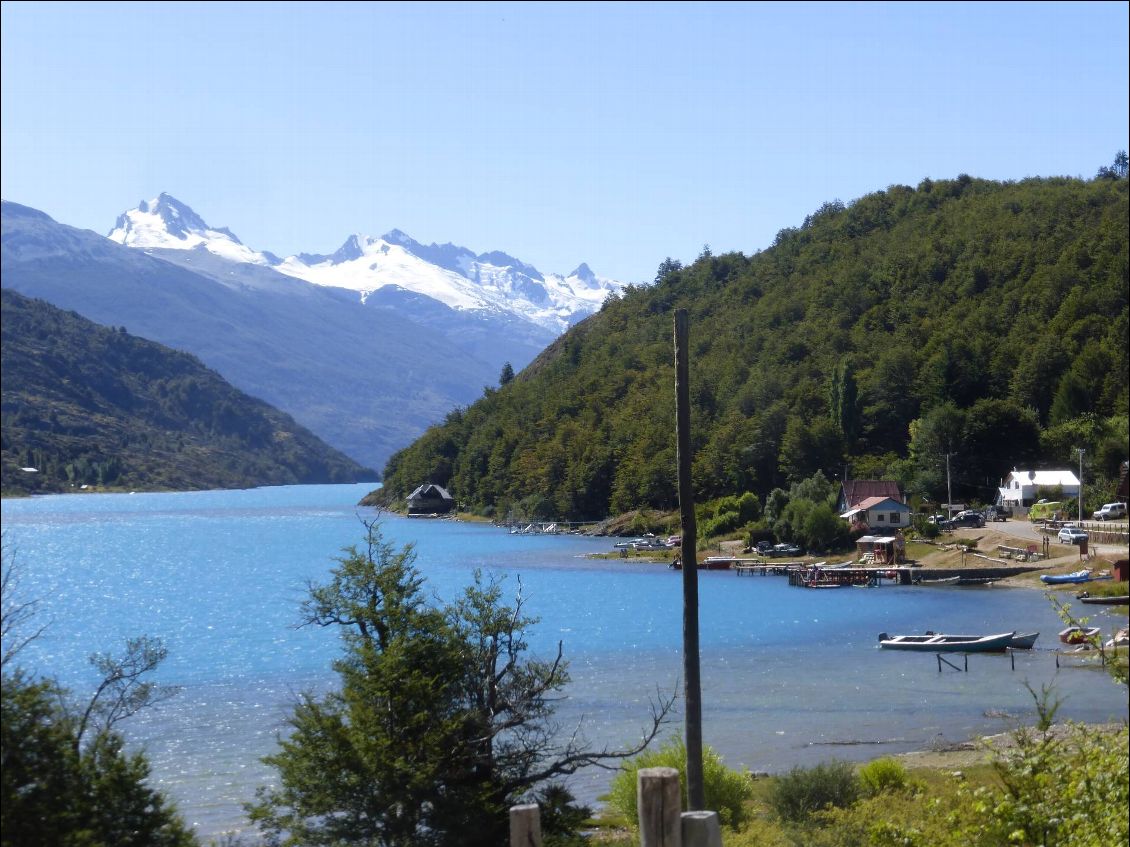 Puerto Bertrand au bout du lac Bertrand.