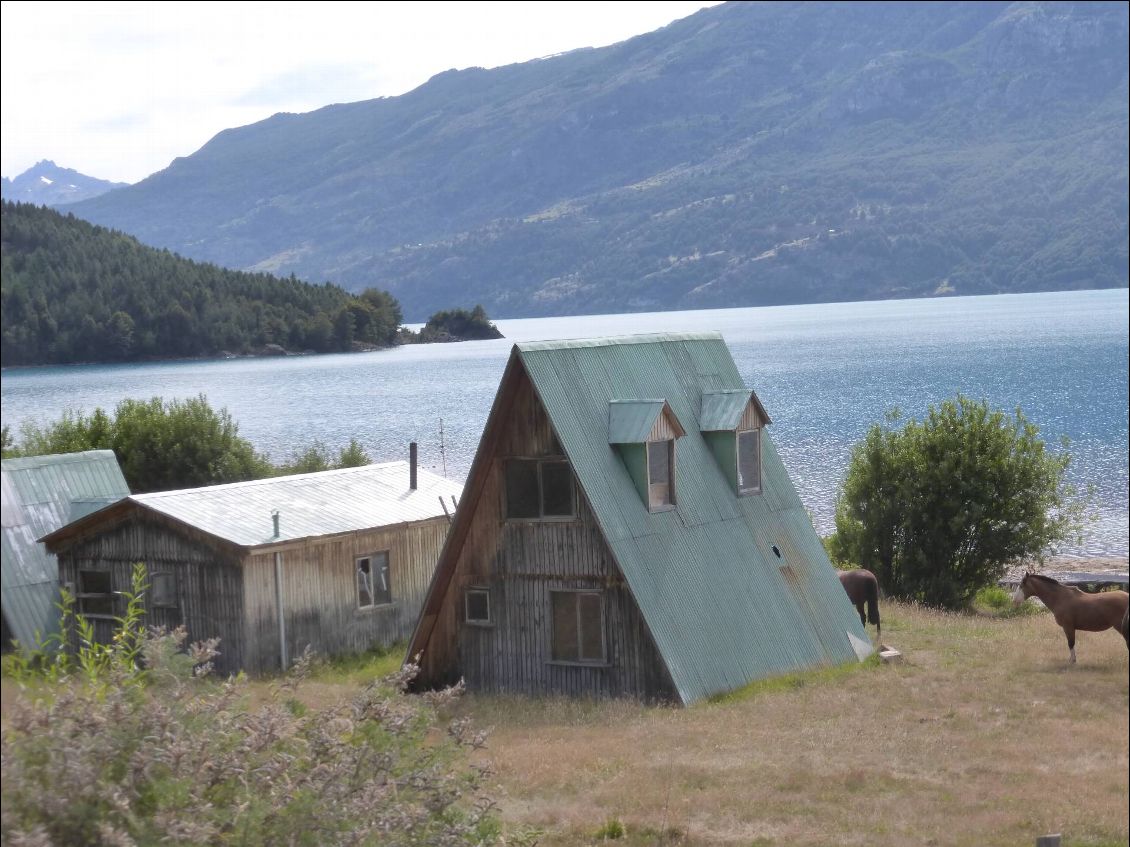 Le long du lac Général Carrera.