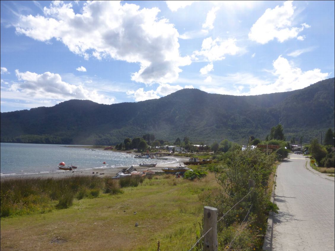 Arrivée à Puyuhuapi, au bout du fjord.
