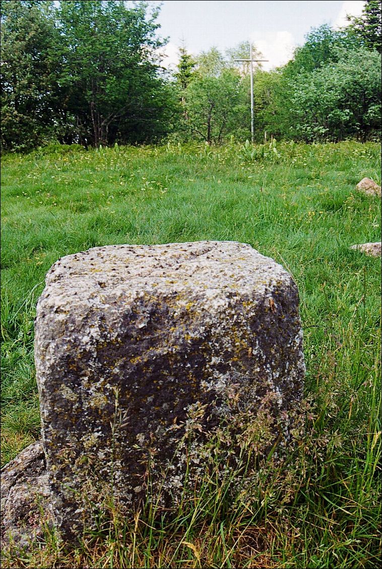 Borne géodésique du Puy de Montoncel (1287m).
