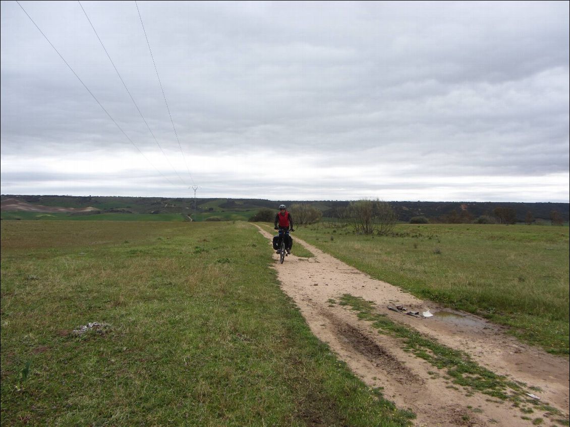 Le temps est sauvage, mais pas de pluie c'est l'essentiel, surtout sur les pistes...