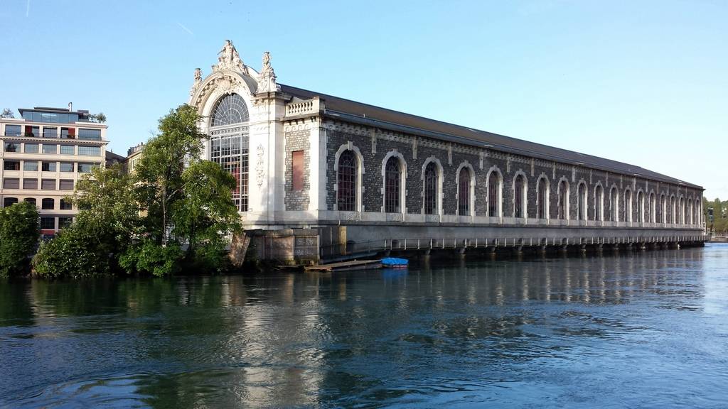 Genève. Bâtiment des forces motrices. Amont du barrage du Seujet