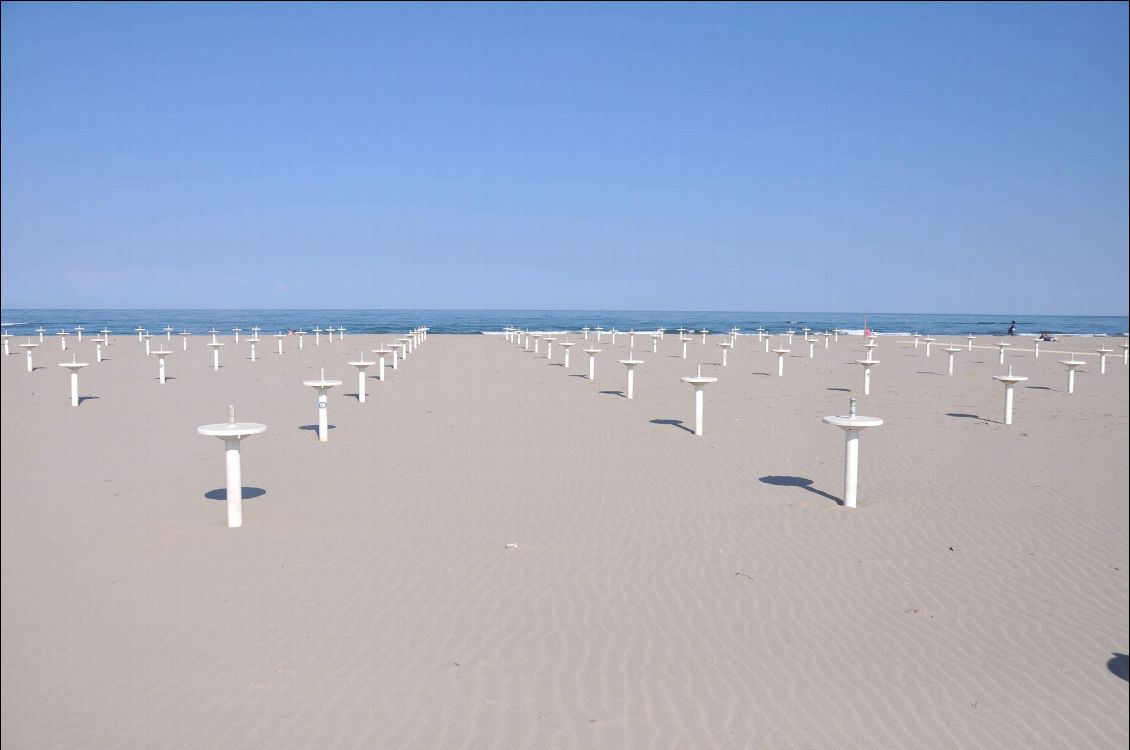 à imaginer avec plein de parasols....