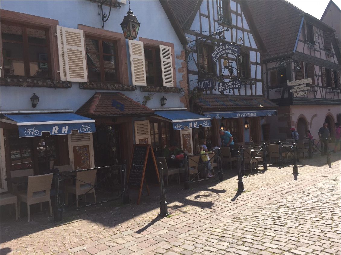 Restaurant chez Roger Hassenforder ancien cycliste du peloton et vainqueur d'étapes.