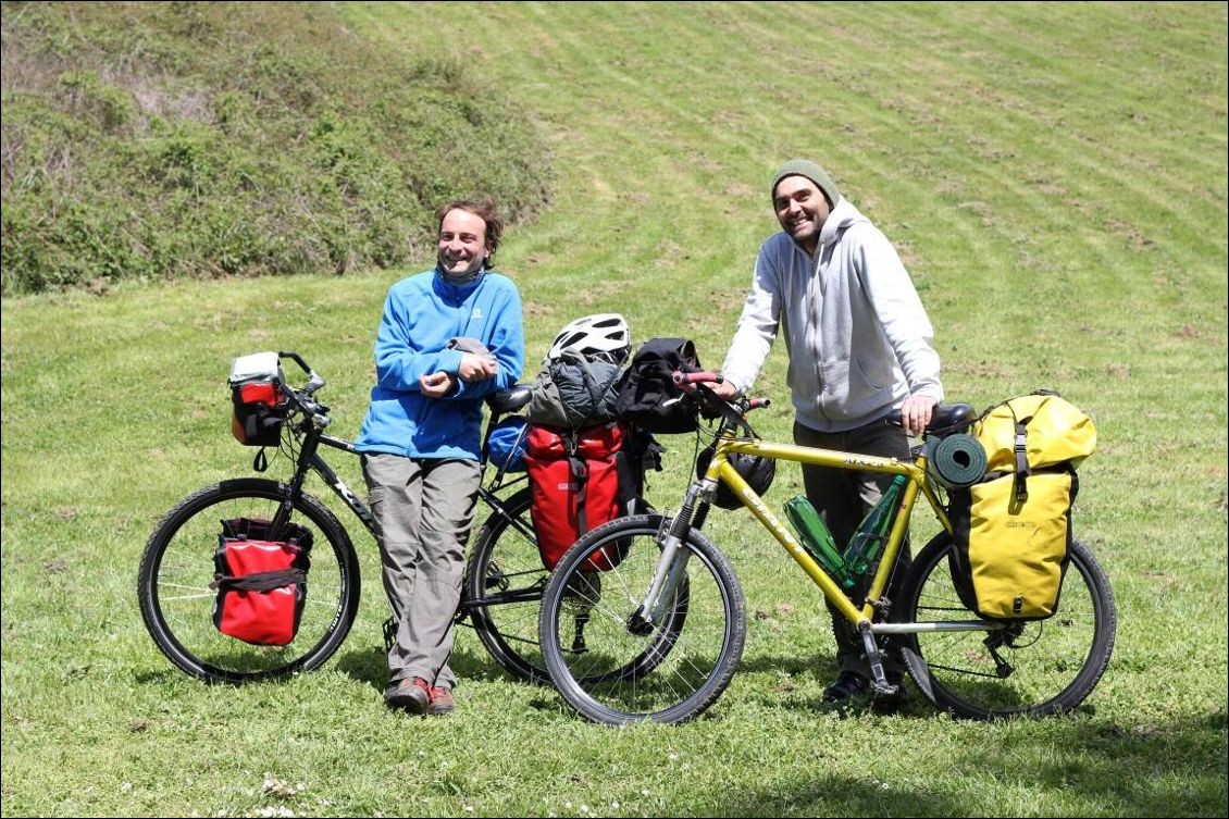 L'équipe de choc du départ, mon pote Galou (à droite) et moi...