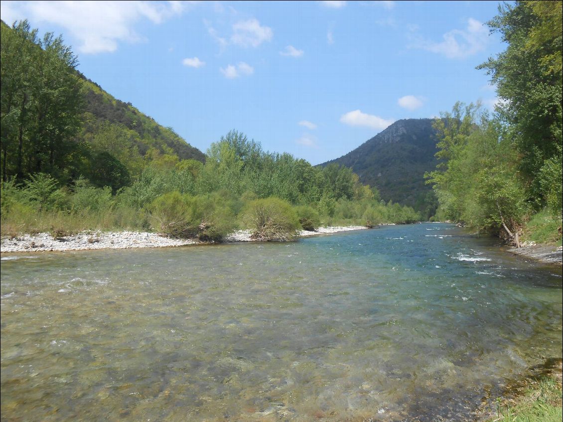 Le tarn et ses gorges.