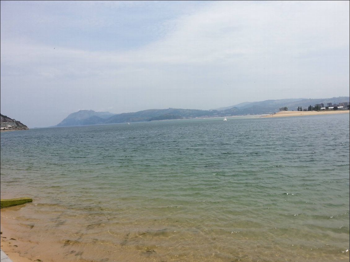 Laredo depuis Santoña. L'horizon a basculé!