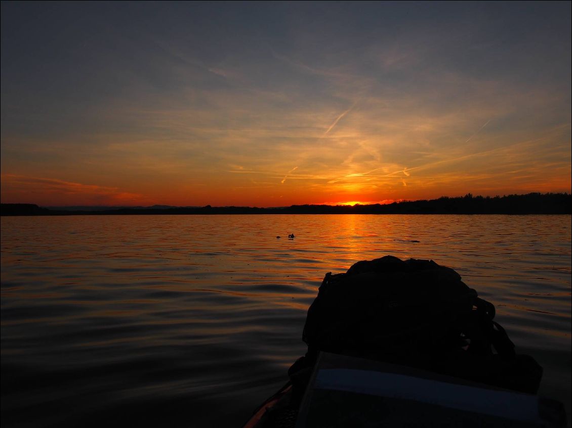 Petit couché de soleil après 91km.