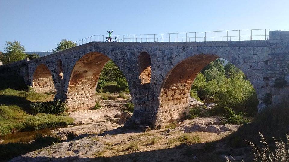 Le pont Saint Julien dans le Luberon