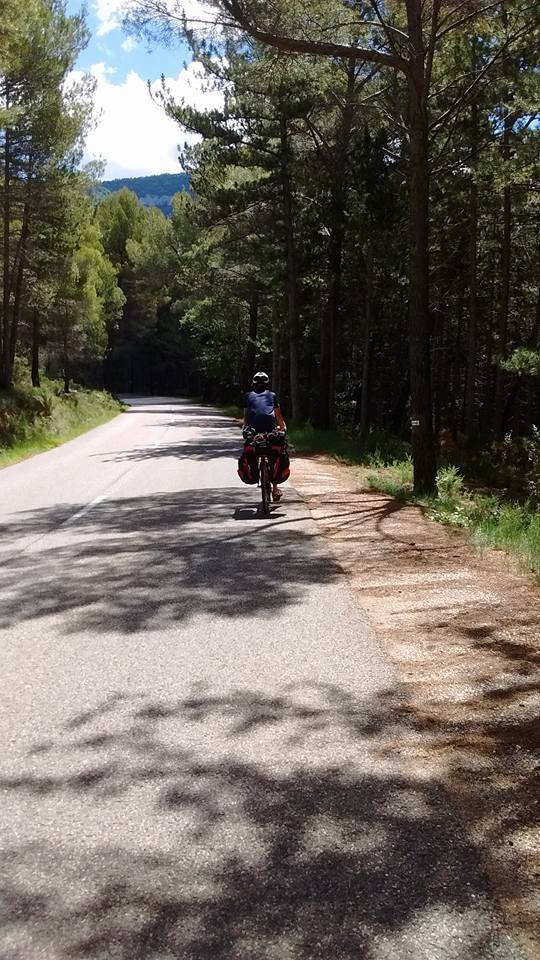 En route sur des routes à faibles fréquentations. Le soleil est de la parti !