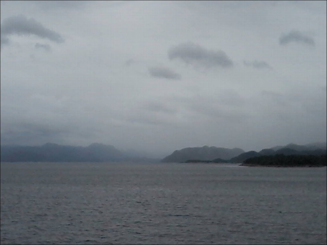 Sur le ferry vers Tau