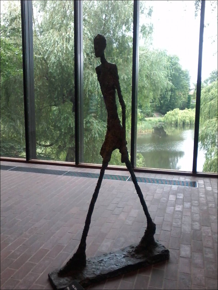 L'homme qui marche de Giacometti. (prêté à la fondation Leclerc de Landerneau l'été dernier)