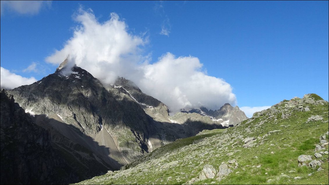 L'Olan qui joue avec les nuages